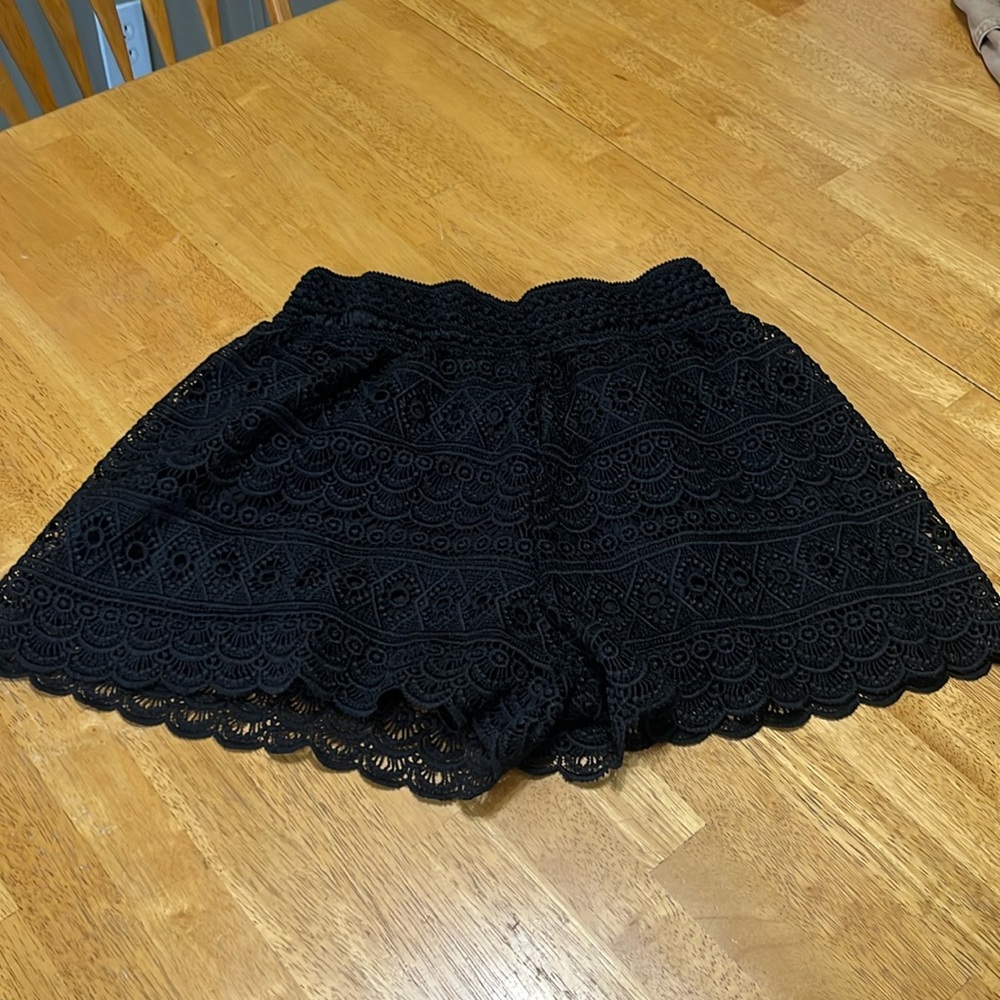 Size large women’s black shorts